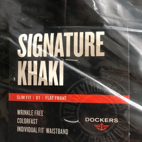 Dockers Slim Fit D1 Flat Front Signature Khaki Size 38 x 29 in color khaki - Picture 2 of 4